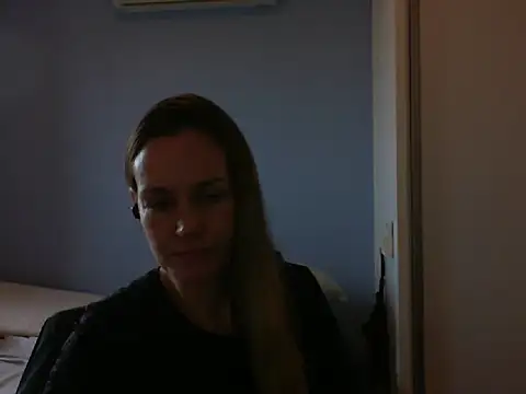 Snapshot of Annylove1 chatting on 10/16/25, 11:00 Annylove1 online show from 10/16/25, 11:00