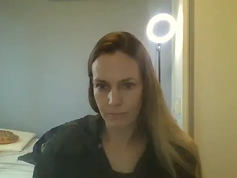 Snapshot of Annylove1 chatting on 10/30/25, 10:49 Annylove1 online show from 10/30/25, 10:49