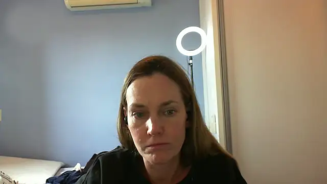 Snapshot of Annylove1 chatting on 11/03/25, 03:57 Annylove1 online show from 11/03/25, 03:57