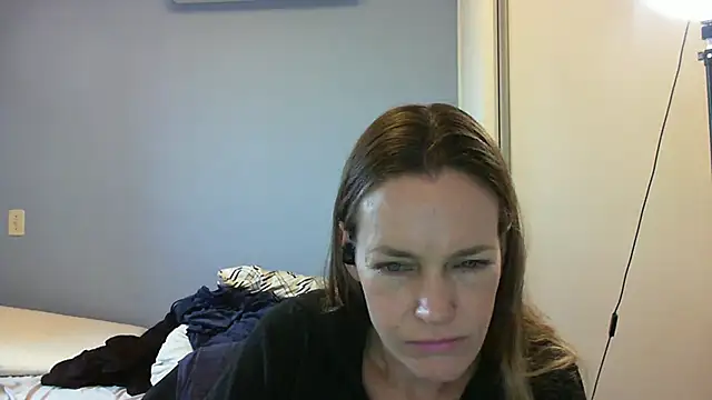 Snapshot of Annylove1 chatting on 11/04/25, 10:14 Annylove1 online show from 11/04/25, 10:14