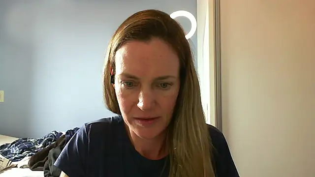 Snapshot of Annylove1 chatting on 11/06/25, 03:35 Annylove1 online show from 11/06/25, 03:35