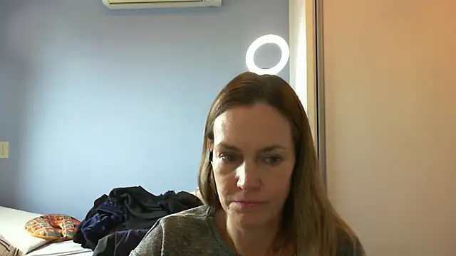 Snapshot of Annylove1 chatting on 11/07/25, 10:37 Annylove1 online show from 11/07/25, 10:37