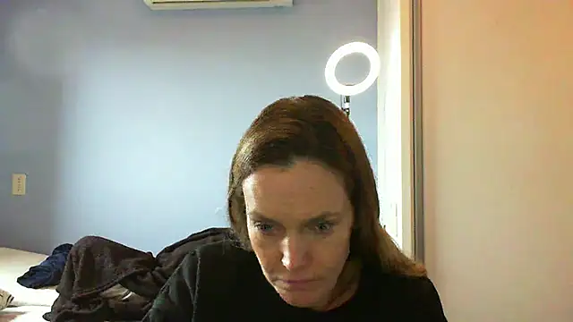 Snapshot of Annylove1 chatting on 11/10/25, 10:47 Annylove1 online show from 11/10/25, 10:47