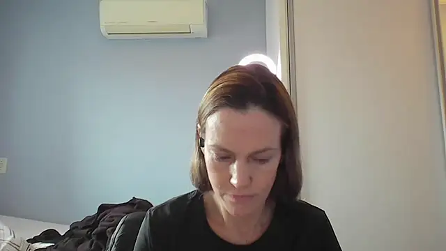 Snapshot of Annylove1 chatting on 11/14/25, 11:53 Annylove1 online show from 11/14/25, 11:53