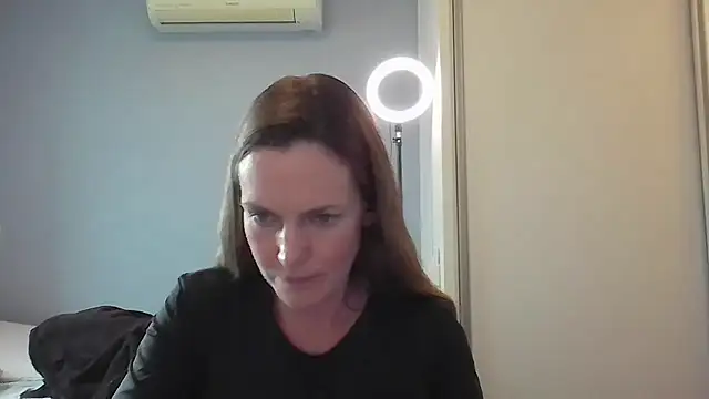 Snapshot of Annylove1 chatting on 11/17/25, 03:51 Annylove1 online show from 11/17/25, 03:51