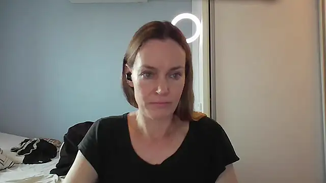 Snapshot of Annylove1 chatting on 12/02/25, 10:42 Annylove1 online show from 12/02/25, 10:42