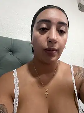 Snapshot of Hannahoff chatting on 02/16/26, 02:29 Hannahoff online show from 02/16/26, 02:29