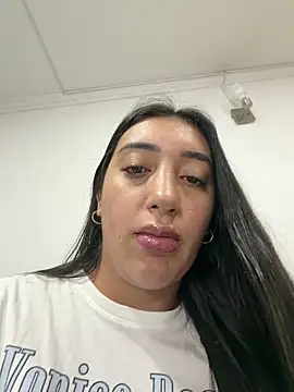 Snapshot of Hannahoff chatting on 02/24/26, 04:10 Hannahoff online show from 02/24/26, 04:10