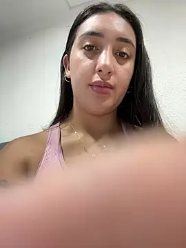 Snapshot of Hannahoff chatting on 03/10/26, 01:10 Hannahoff online show from 03/10/26, 01:10