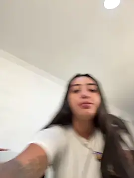 Snapshot of Hannahoff chatting on 04/06/26, 03:37 Hannahoff online show from 04/06/26, 03:37