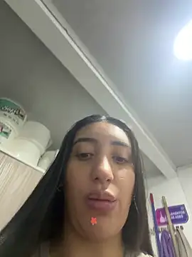 Snapshot of Hannahoff chatting on 06/02/26, 01:18 Hannahoff online show from 06/02/26, 01:18