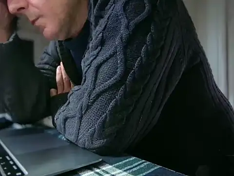 Snapshot of ALPHANDRE chatting on 01/12/26, 08:52 ALPHANDRE online show from 01/12/26, 08:52