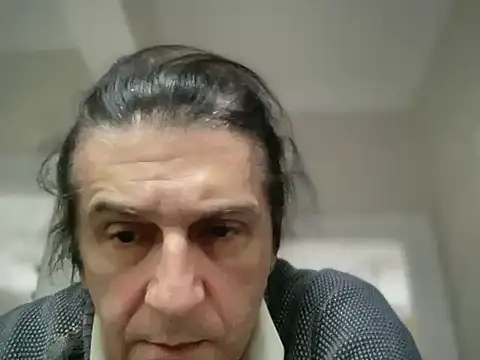 Snapshot of ALPHANDRE chatting on 01/14/26, 08:31 ALPHANDRE online show from 01/14/26, 08:31