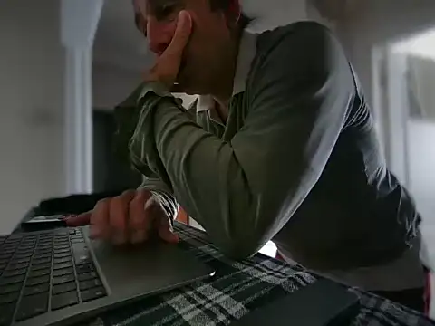 Snapshot of ALPHANDRE chatting on 02/21/26, 08:04 ALPHANDRE online show from 02/21/26, 08:04