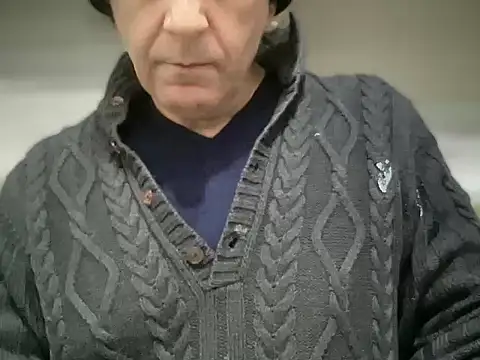 Snapshot of ALPHANDRE chatting on 03/07/26, 08:22 ALPHANDRE online show from 03/07/26, 08:22