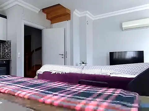 Snapshot of ALPHANDRE chatting on 03/22/26, 06:28 ALPHANDRE online show from 03/22/26, 06:28