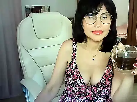 Snapshot of Alyona_Alex chatting on 10/26/25, 09:04 Alyona Alex online show from 10/26/25, 09:04