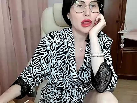 Snapshot of Alyona_Alex chatting on 05/05/26, 04:48 Alyona Alex online show from 05/05/26, 04:48