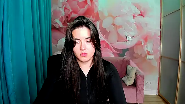 Roxie Bradley online show from 12/08/24, 05:07