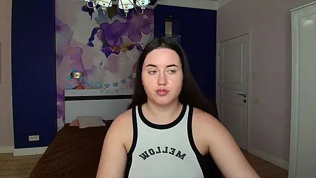 Roxie Bradley online show from 12/17/24, 08:23