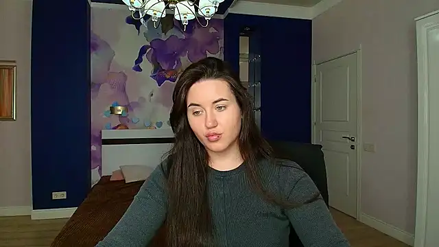 Roxie Bradley online show from 12/18/24, 07:26