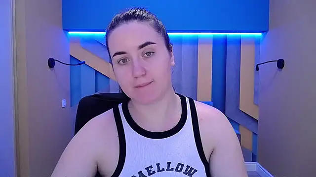 Roxie Bradley online show from 12/22/24, 10:28