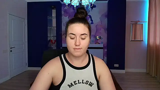 Roxie Bradley online show from 01/10/25, 11:22