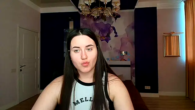 Roxie Bradley online show from 02/03/25, 11:31