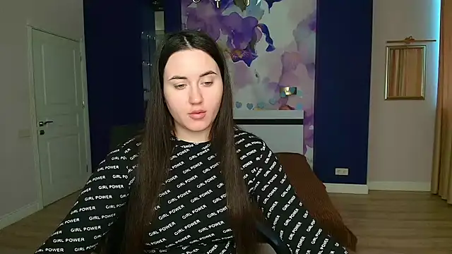 Roxie Bradley online show from 02/06/25, 06:51