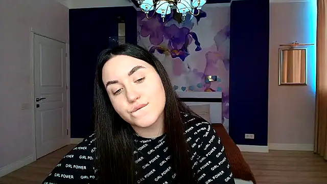 Roxie Bradley online show from 02/11/25, 09:42