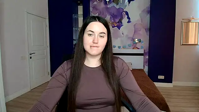 Roxie Bradley online show from 03/11/25, 10:18