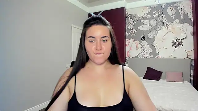 Roxie Bradley online show from 11/20/25, 06:57