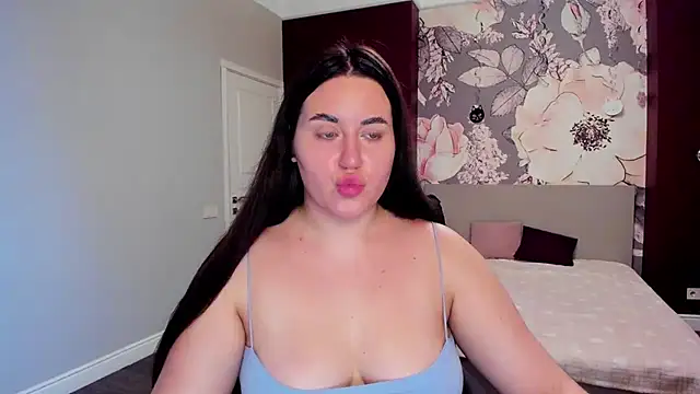 Roxie Bradley online show from 12/04/25, 06:55