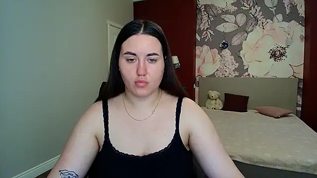 Snapshot of Roxie_Bradley chatting on 07/15/26, 05:45 Roxie Bradley online show from 07/15/26, 05:45