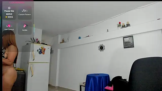 Snapshot of Sinthia_Collins chatting on 10/11/25, 11:20 Sinthia Collins online show from 10/11/25, 11:20