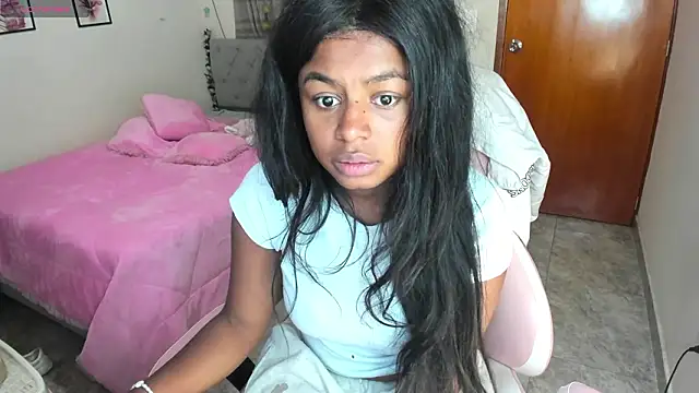 Snapshot of charlott7 chatting on 03/18/26, 04:04 charlott7 online show from 03/18/26, 04:04