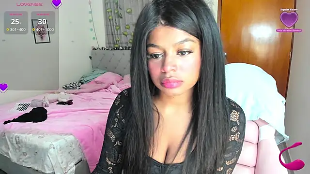 Snapshot of charlott7 chatting on 04/05/26, 06:54 charlott7 online show from 04/05/26, 06:54