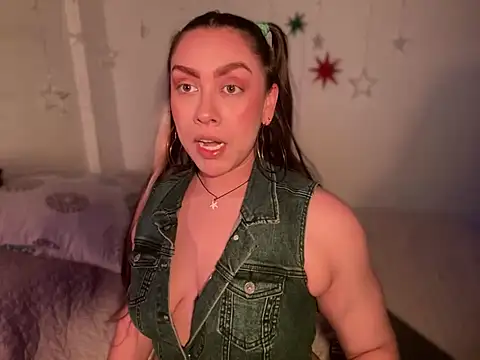 Im sophiie online show from 12/29/24, 06:03