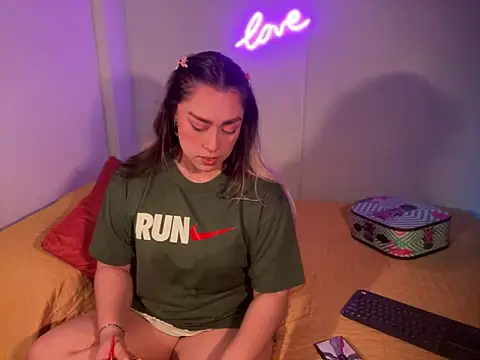 Im sophiie online show from 01/26/25, 05:56