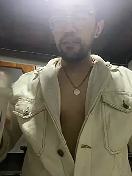 Im sophiie online show from 02/10/25, 05:47