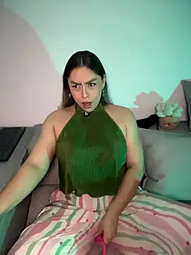 Snapshot of Im_sophiie chatting on 07/19/26, 07:23 Im sophiie online show from 07/19/26, 07:23