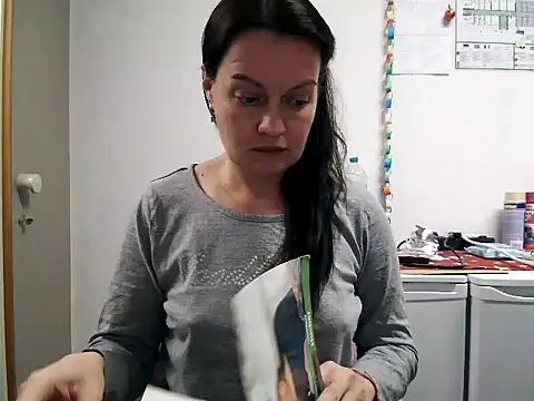 LoveNBloom online show from 01/08/25, 07:56