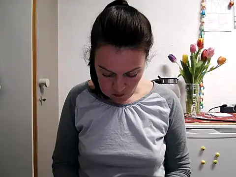 LoveNBloom online show from 01/11/25, 06:44