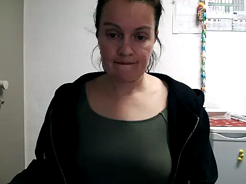 LoveNBloom online show from 03/19/25, 06:55