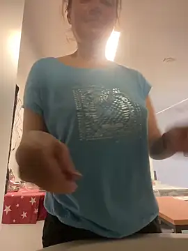 LoveNBloom online show from 06/19/26, 05:28