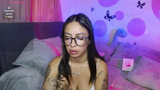 Snapshot of Cata_cortes chatting on 02/22/25, 05:12 Cata cortes online show from 02/22/25, 05:12