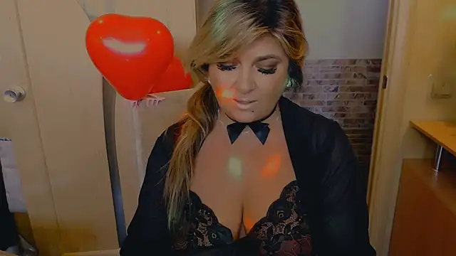 Malena Mi online show from 02/15/26, 09:30