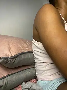  yisela  online show from 02/07/26, 01:31