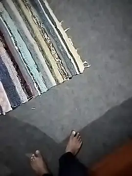 Snapshot of Cp7990208 chatting on 11/27/25, 09:28 Cp7990208 online show from 11/27/25, 09:28