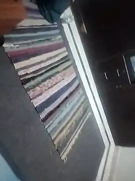 Snapshot of Cp7990208 chatting on 11/29/25, 04:43 Cp7990208 online show from 11/29/25, 04:43